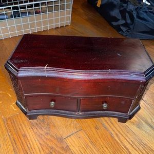 Jewelry box